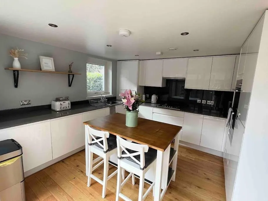 Gorgeous Central 3 Bed House Free Parking & Garden إدنبرة