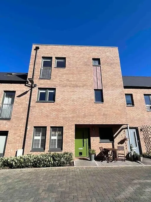 Gorgeous Central 3 Bed House Free Parking & Garden إدنبرة